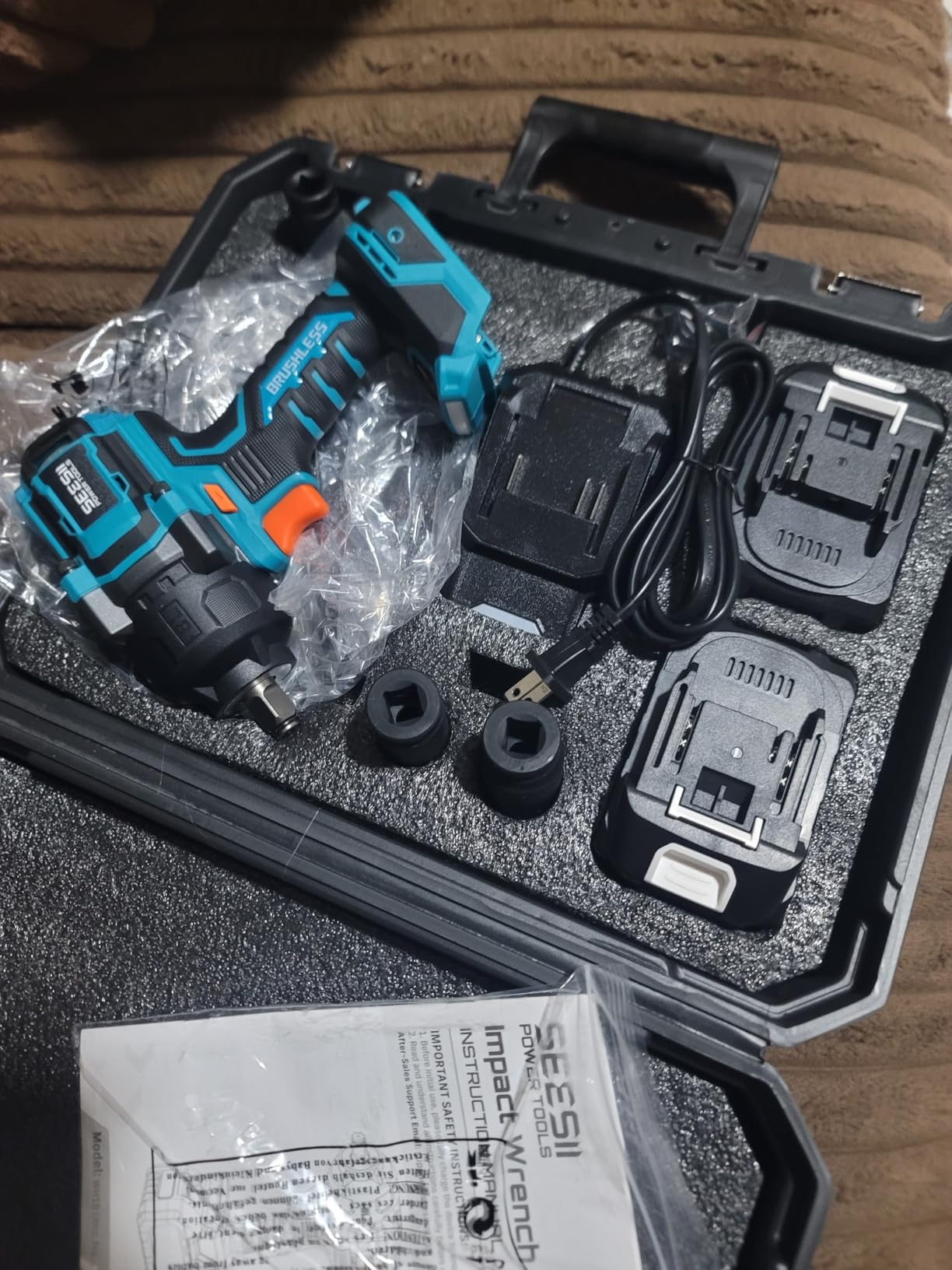 Seesii Impact Wrench 886 Ft-lbs(1200N.m), 1/2 High Torque Impact Gun with 21V 2x4.0Ah Battery, Electric Impact Driver, 2900IPM, 5 Socket, Cordless Impact Wrench for Home Car/Mower/Pickup/Truck RV customer photo 2