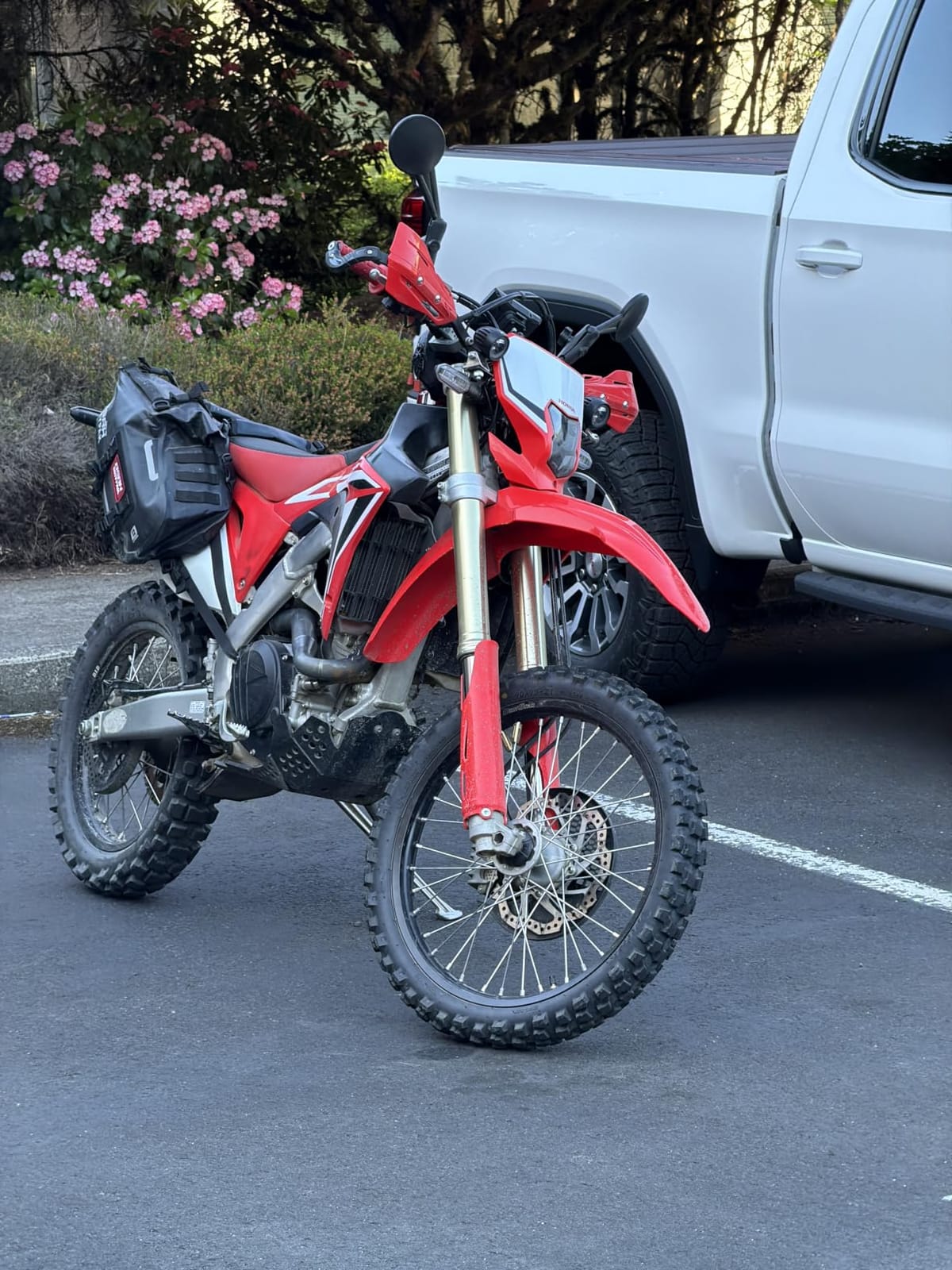 OSAH DRYPAK Motorcycle Saddle Bags, Waterproof Durable Saddlebags 48L(24L*2), Large Capacity Anti-Vibration Pannier Bags, Ideal Luggage Bag for Adventure and Sport Motorcycle Racks, 1 Pair customer photo 2