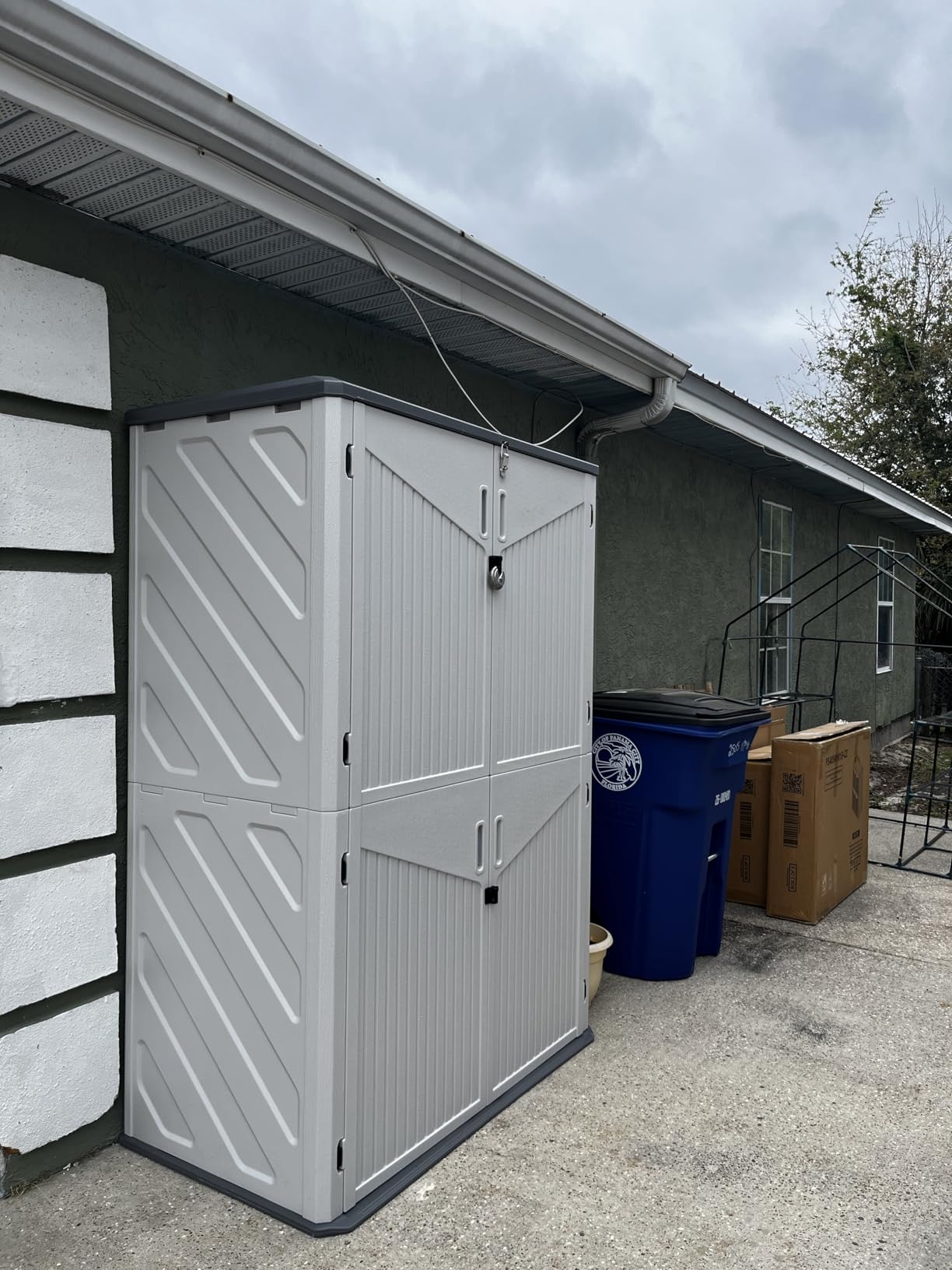 Aoxun 64 Cu.Ft Resin Storage Shed with Metal Shelving Kit & Floor, White customer photo 1