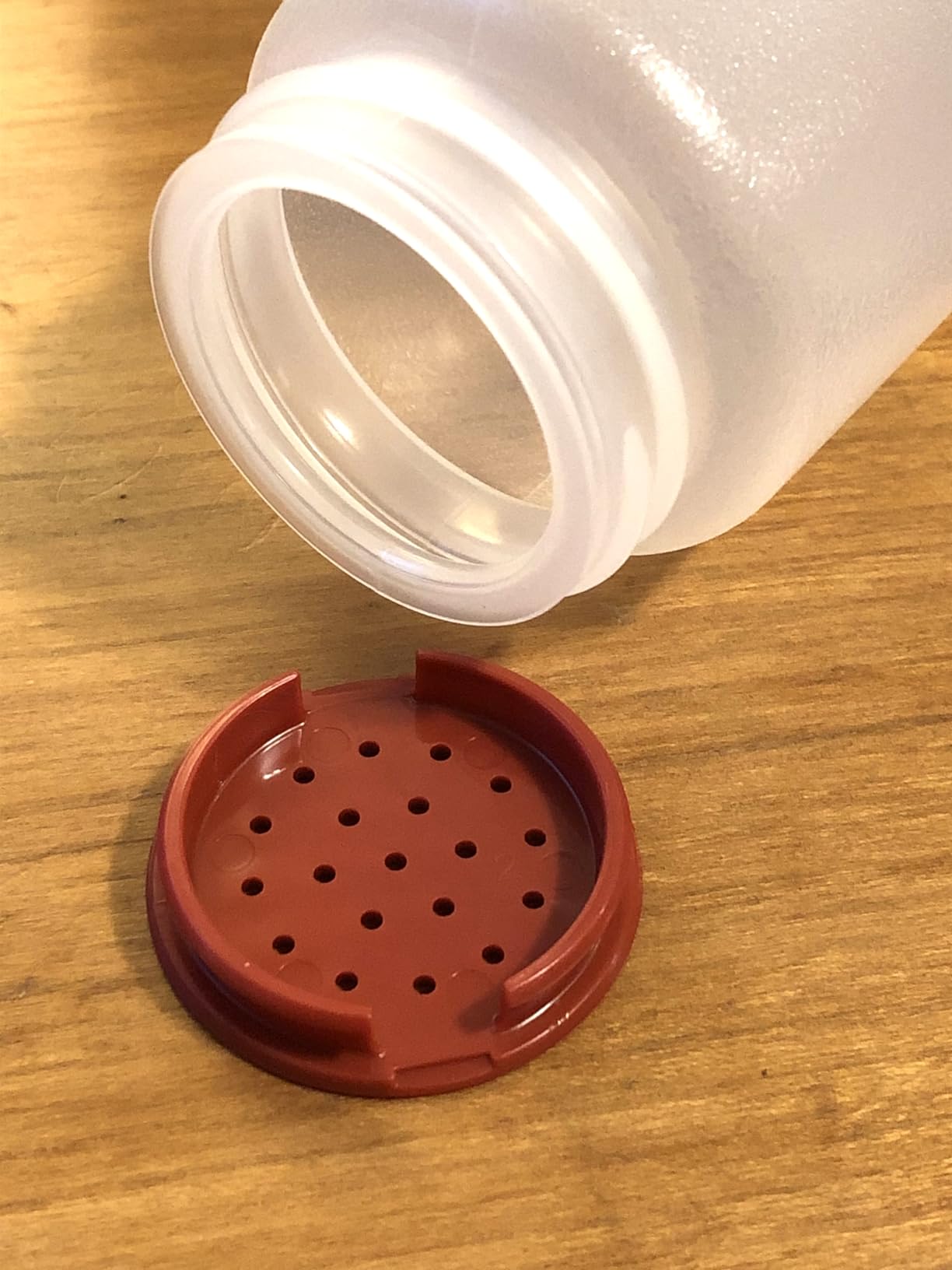 OXO Outdoor 4-Piece Spice Shaker Set | Airtight Lids Keep Spices Fresh, 2 Shaker Hole Sizes, Compact for Travel, Ideal for Camping and Grilling customer photo 1