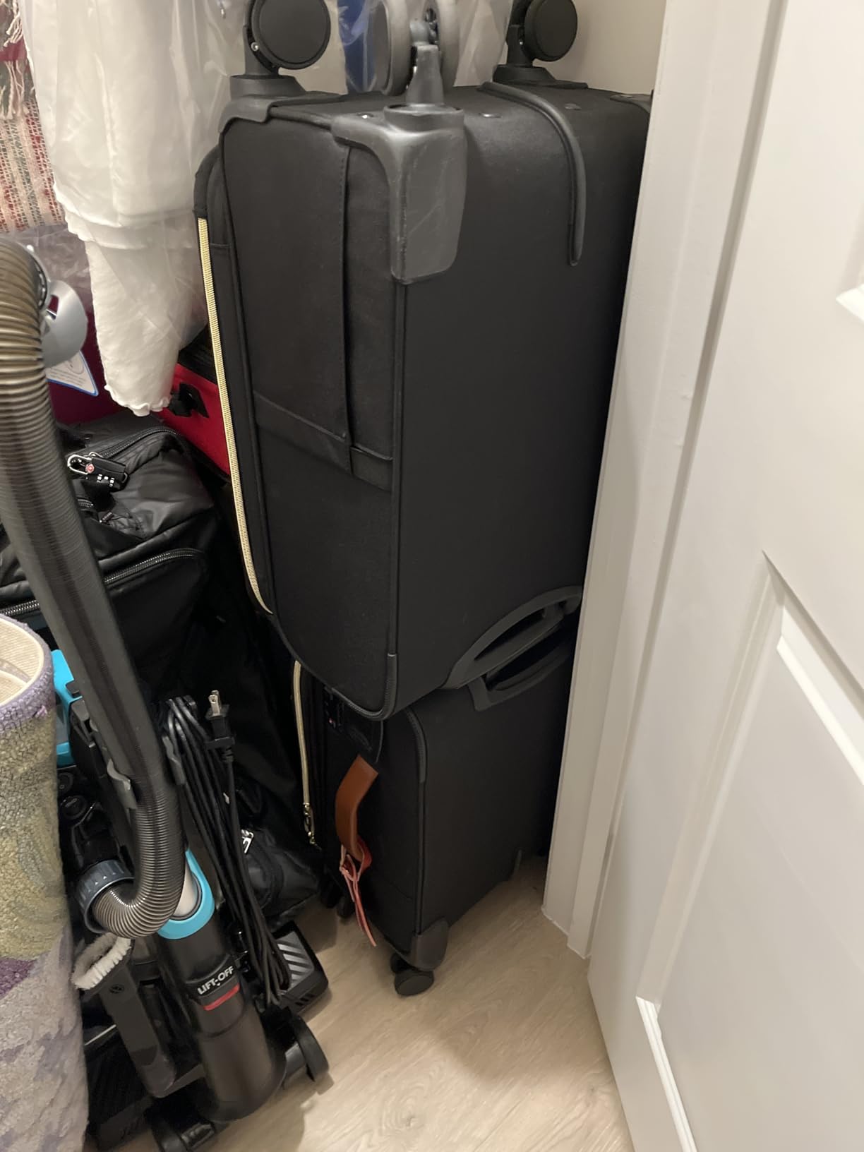 Carry on Luggage 22x14x9 Airline Approved with Garment Folder, 20 Inch Large Rolling Suitcase, Spinner Wheels & TSA Lock, Softside Lightweight Underseat Carryon Luggage for Women Travel customer photo 2