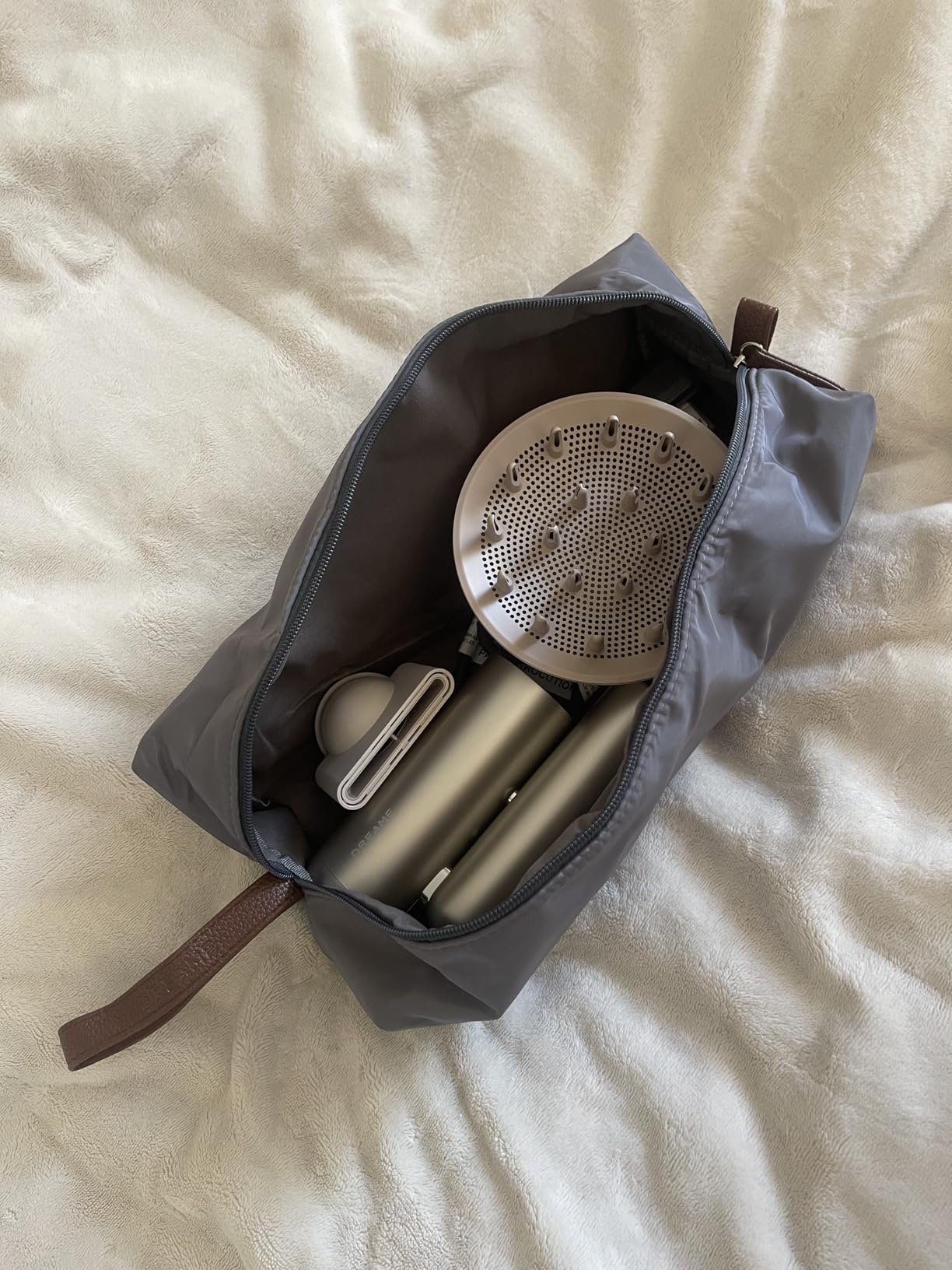 Dreame Pocket Pro Hair Dryer, Dual Voltage Travel Blow Dryer with Diffuser, 1300W Professional High-Speed Ionic Hair Blower, Fast Drying, Low Noise, Lightweight, No Heat Damage, Global Travel 120V/240V customer photo 1