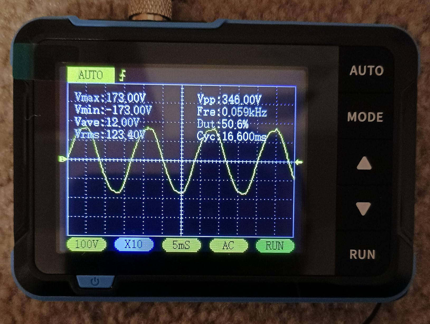 FNIRSI DSO152 Handheld Oscilloscope 200kHz Bandwidth, 2.5MS/s Sampling Rate customer photo 2