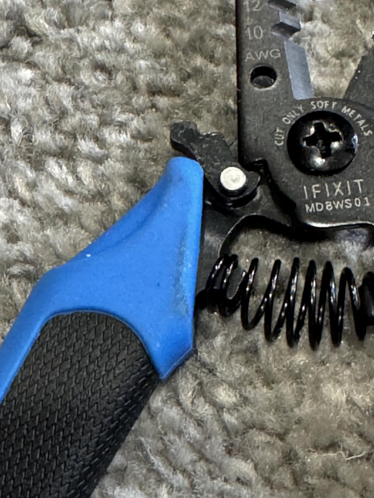 iFixit Mandible Wire Strippers - Auto-Open Latch for Electronics Repair customer photo 1