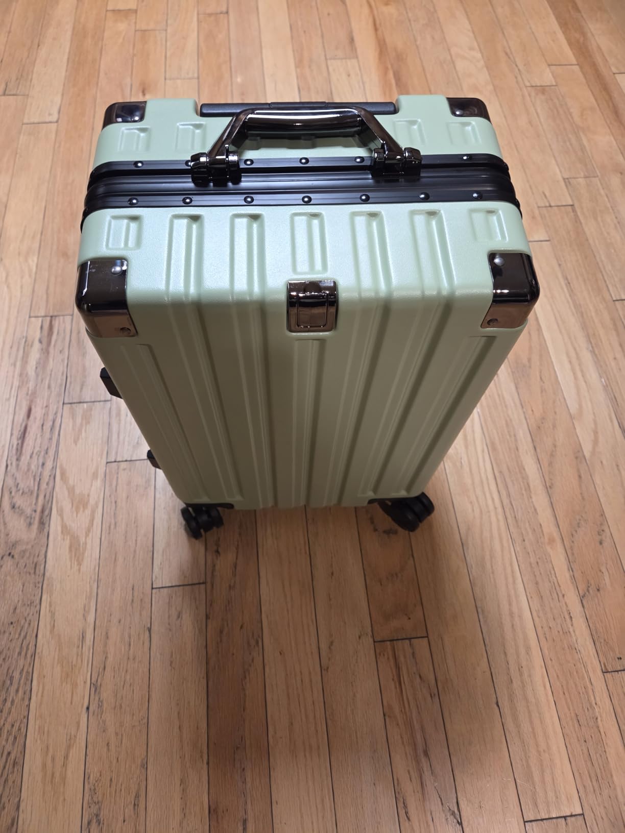 Krute Zipperless Luggage Set 2 Pieces Aluminum Frame Hard Shell Suitcases customer photo 1