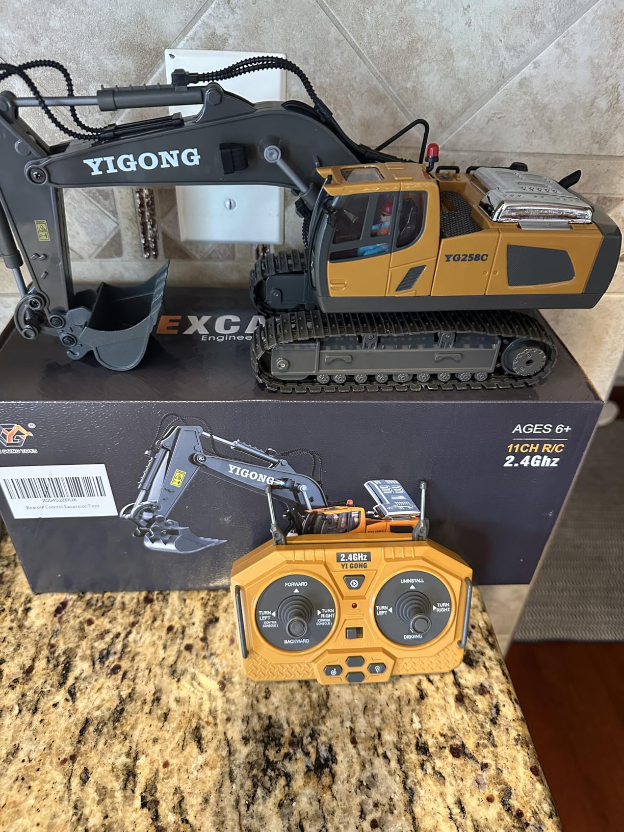 Remote Control Excavator Toy, 11CH 2.4GHz Excavator RC Construction Vehicle | RC Sand Digger with Light, 2 Batteries, Metal Construction Truck Toys for Kids customer photo 1