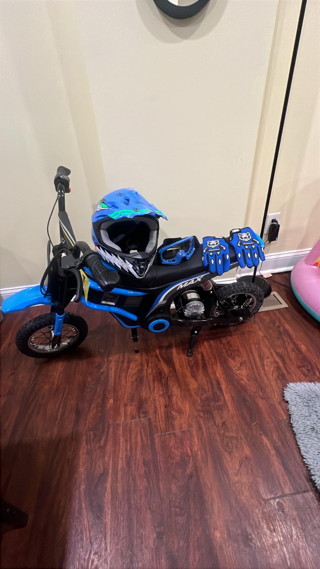 24V 350W Electric Dirt Bike for Kids – 3-Speed Modes, 14.29MPH Max Speed, ASTM-Certified Safe Motorcycle with Shockproof Suspension, Best Gift for Boys & Girls customer photo 2