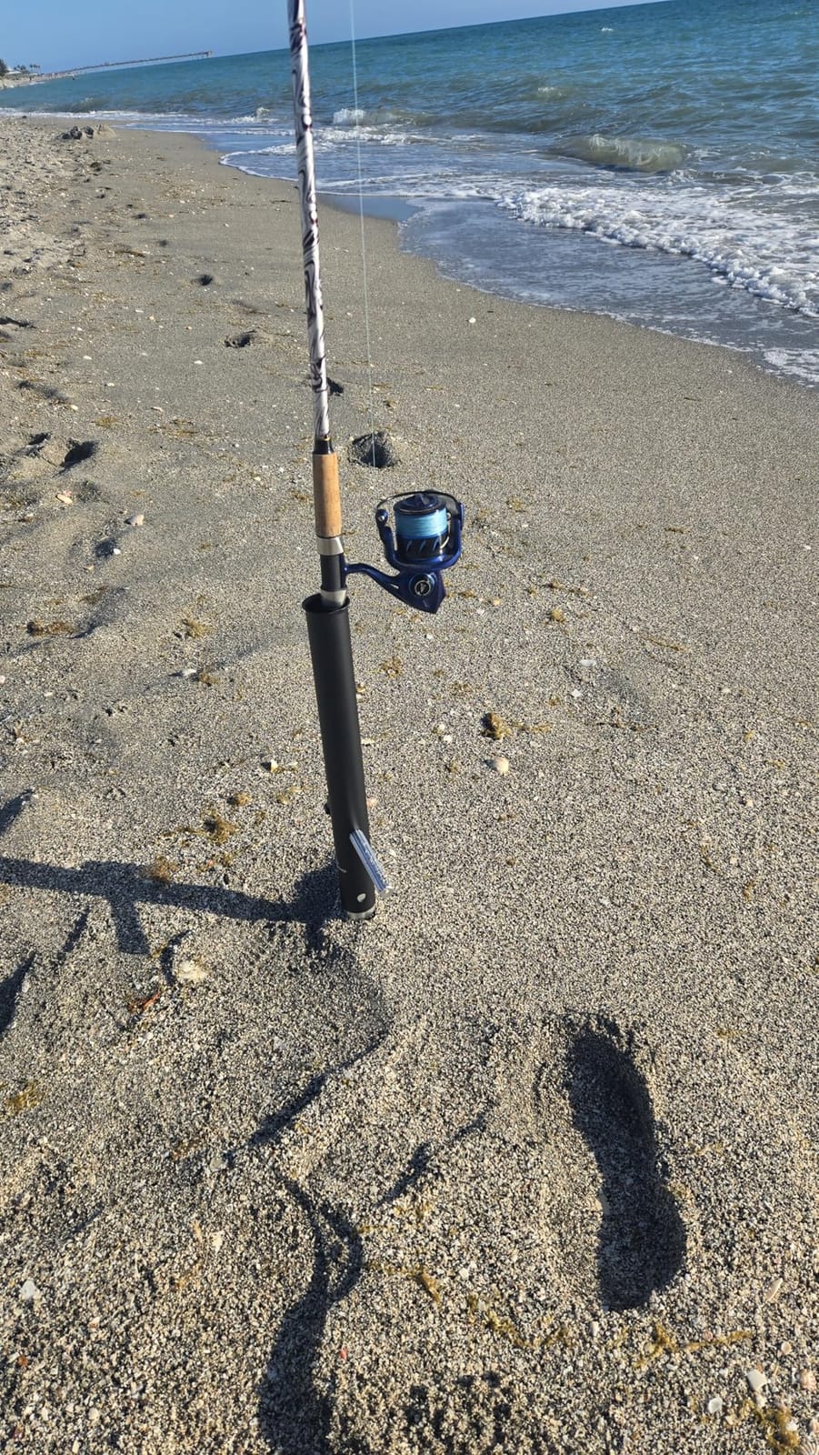 1/2 Pack Aluminum Sand Spikes for Surf Fishing, Beach Fishing Rod Holder, Telescopic and Portable, 2-Stage Adjustable, with Storage Bag customer photo 1