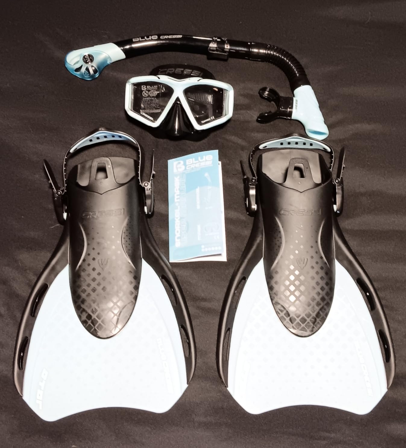 Cressi Traveler Set - Adult Snorkel Set Wide View Mask, Dry Top Snorkel and Fins - Comfortable and Light - Designed in Italy customer photo 1