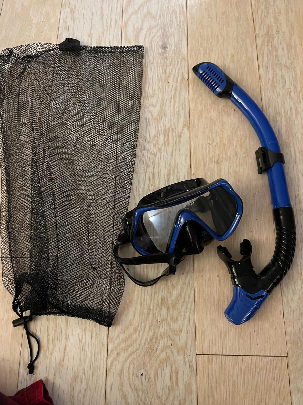 Snorkeling Gear Set for Adults - Dry Top Snorkel Set, Panoramic Anti-Fog Mask, Adjustable Swim Fins - Travel Diving Kit with Storage Bag customer photo 2