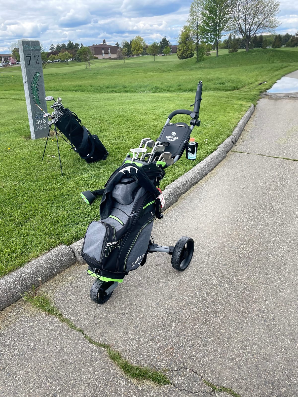 OMADA GOLF T2Lite Golf Push Cart | Lightweight, Ultra-Compact Folding Golf Cart | Large All Terrain Wheels | Umbrella Holder Included | Deep Storage Console | Adjustable Handle, Handbrake + Cup Holder customer photo 2