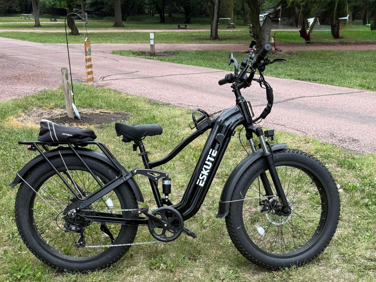 ESKUTE Electric Bike for Adults - 48V20.8Ah Battery Hunting Ebike up to 86 Miles, 32+MPH, Peak 1800W, 26x4.0 Fat Tire Step-Over 8-Speed Full Suspensions Mountain E-Bike customer photo 2
