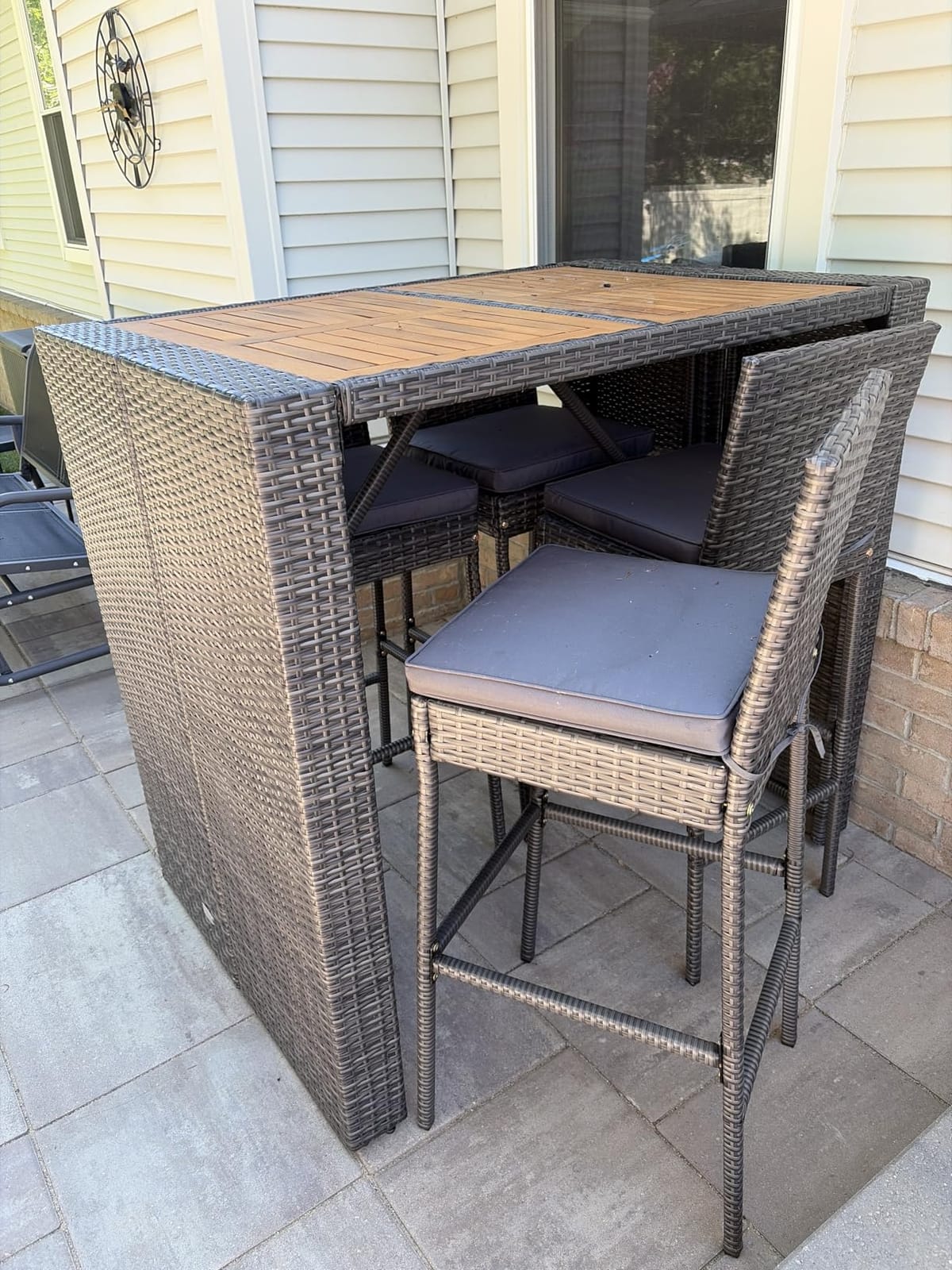 Tangkula 5 Piece Wicker Outdoor Bar Set, Patiojoy Acacia Wood Patio Table and Chairs Set with Bar Height Table & 4 Rattan Bar Stool, Backrest and Footrest for Pool Backyard Deck customer photo 1