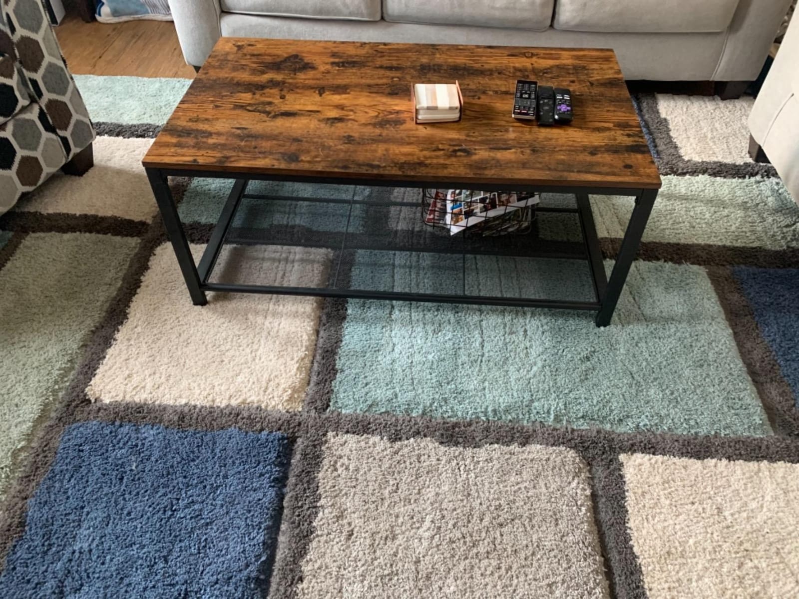 VASAGLE Farmhouse Coffee Table with Storage, Lift Top, Hidden Compartment customer photo 2