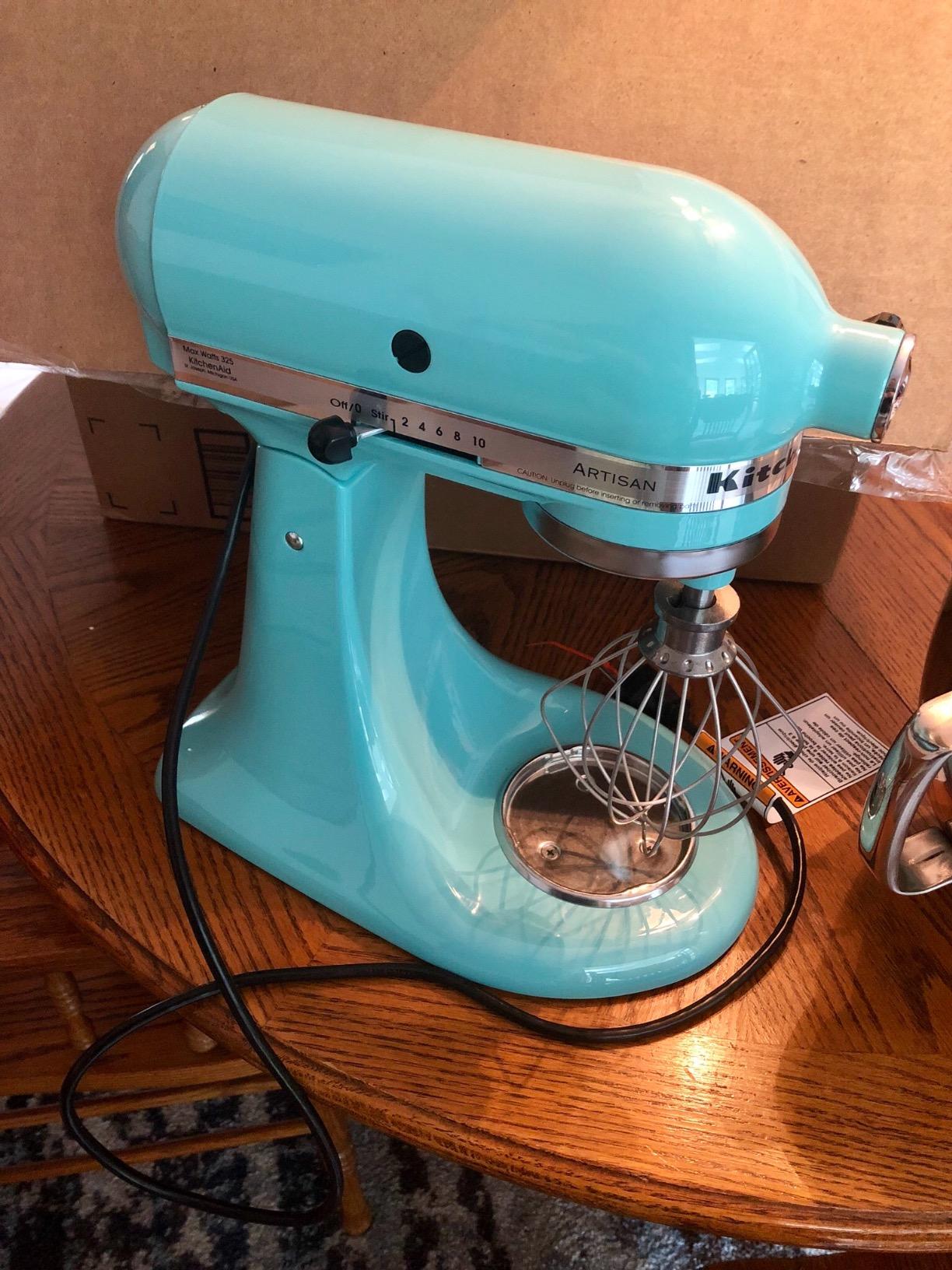 KitchenAid Artisan, 5-Qt Tilt Head Stand Mixer, KSM150PS, Onyx Black customer photo 2