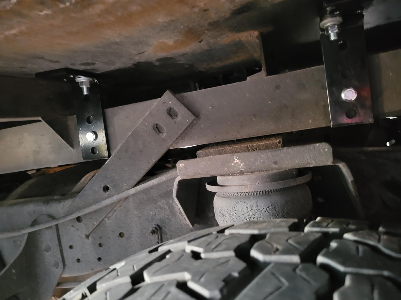 Reese 30035 Fifth Wheel Trailer Hitch Mounting System Rail & Bracket Kit, Compatible with Selected Chevrolet, Dodge, Ford, GMC, Nissan, RAM, Toyota models (Please Verify VEHICLE APPLICATION) customer photo 1