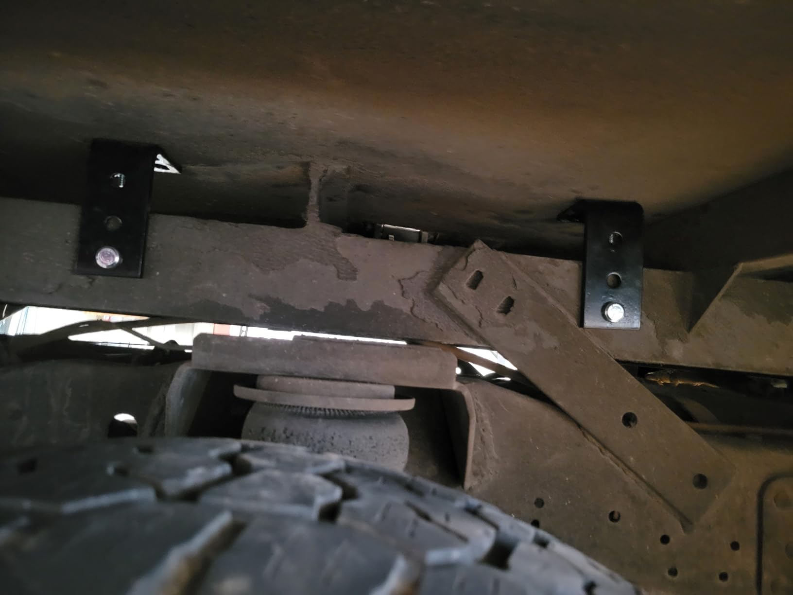 Reese 30035 Fifth Wheel Trailer Hitch Mounting System Rail & Bracket Kit, Compatible with Selected Chevrolet, Dodge, Ford, GMC, Nissan, RAM, Toyota models (Please Verify VEHICLE APPLICATION) customer photo 2