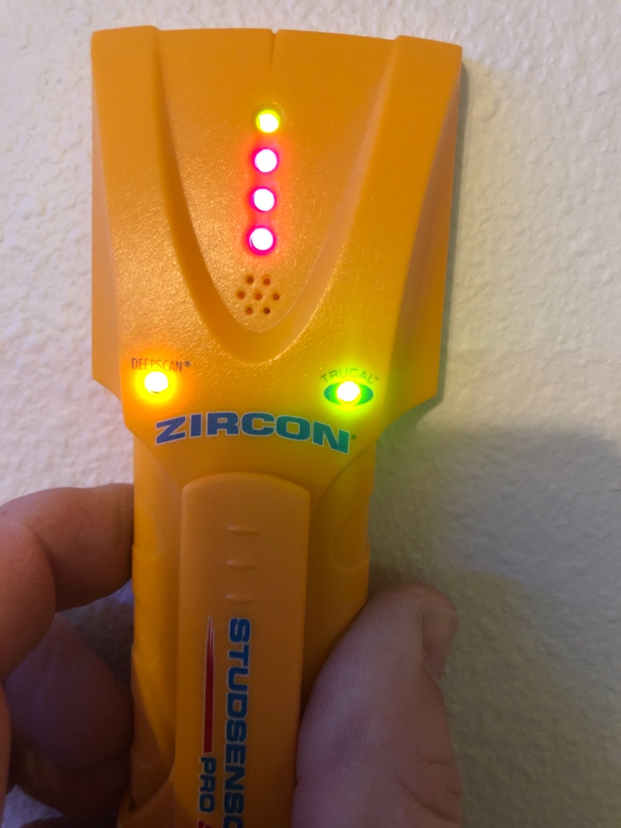 Zircon StudSensor Pro SL Edge Finder Deep-Scanning Stud Finder with SpotLite Pointing System customer photo 1