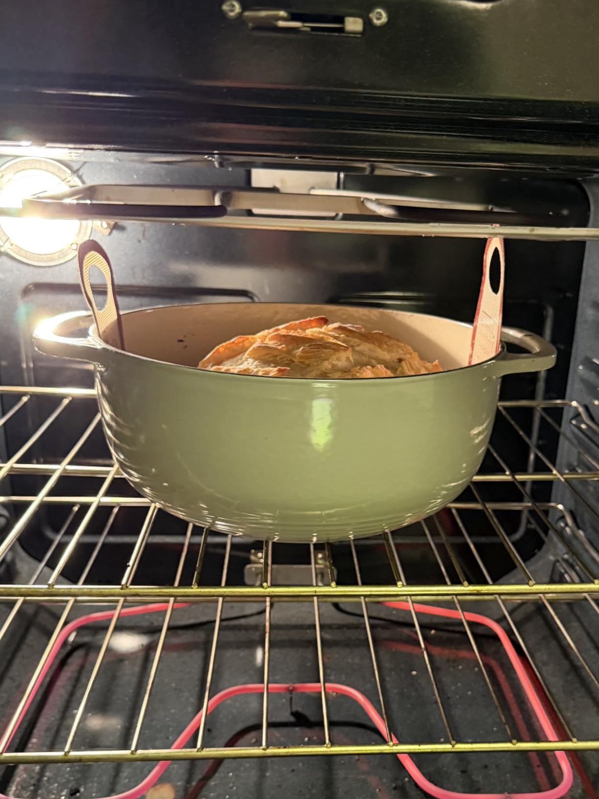 Lodge 6-Quart Dutch Oven customer photo 2
