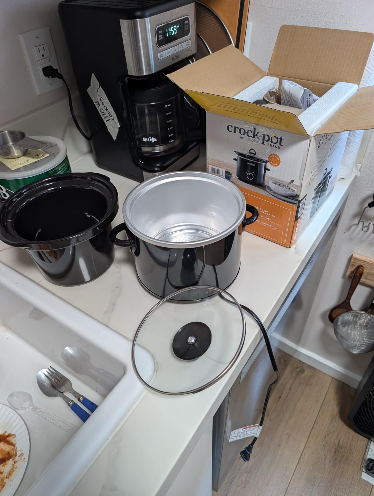 Crock-Pot 5-Quart Smudge-Proof Manual Slow Cooker, Family-Size Slow Cooker with Bonus 16oz Dip Warmer, Removable Stoneware is Oven & Dishwasher-Safe, Stainless Steel customer photo 1