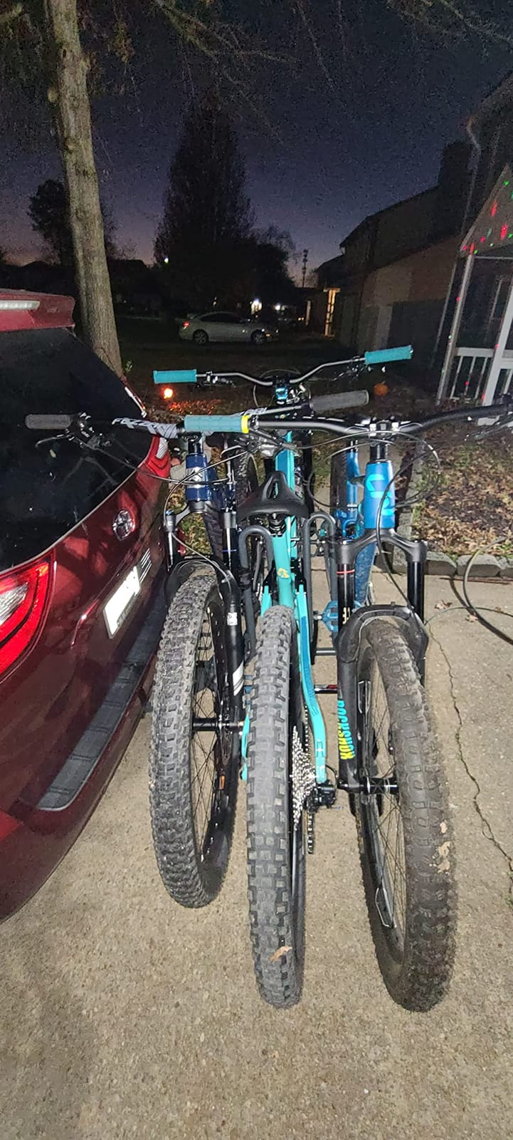 Bell Right Up 350 3-Bicycle Platform Hitch Rack customer photo 2