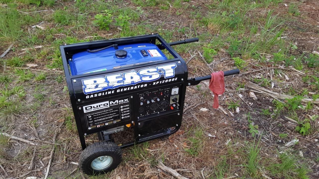 DuroMax Gas Powered Portable 12000 Watt-Electric Start-Home Back Up & RV Ready, 50 State Approved Generator, Blue, Black customer photo 1