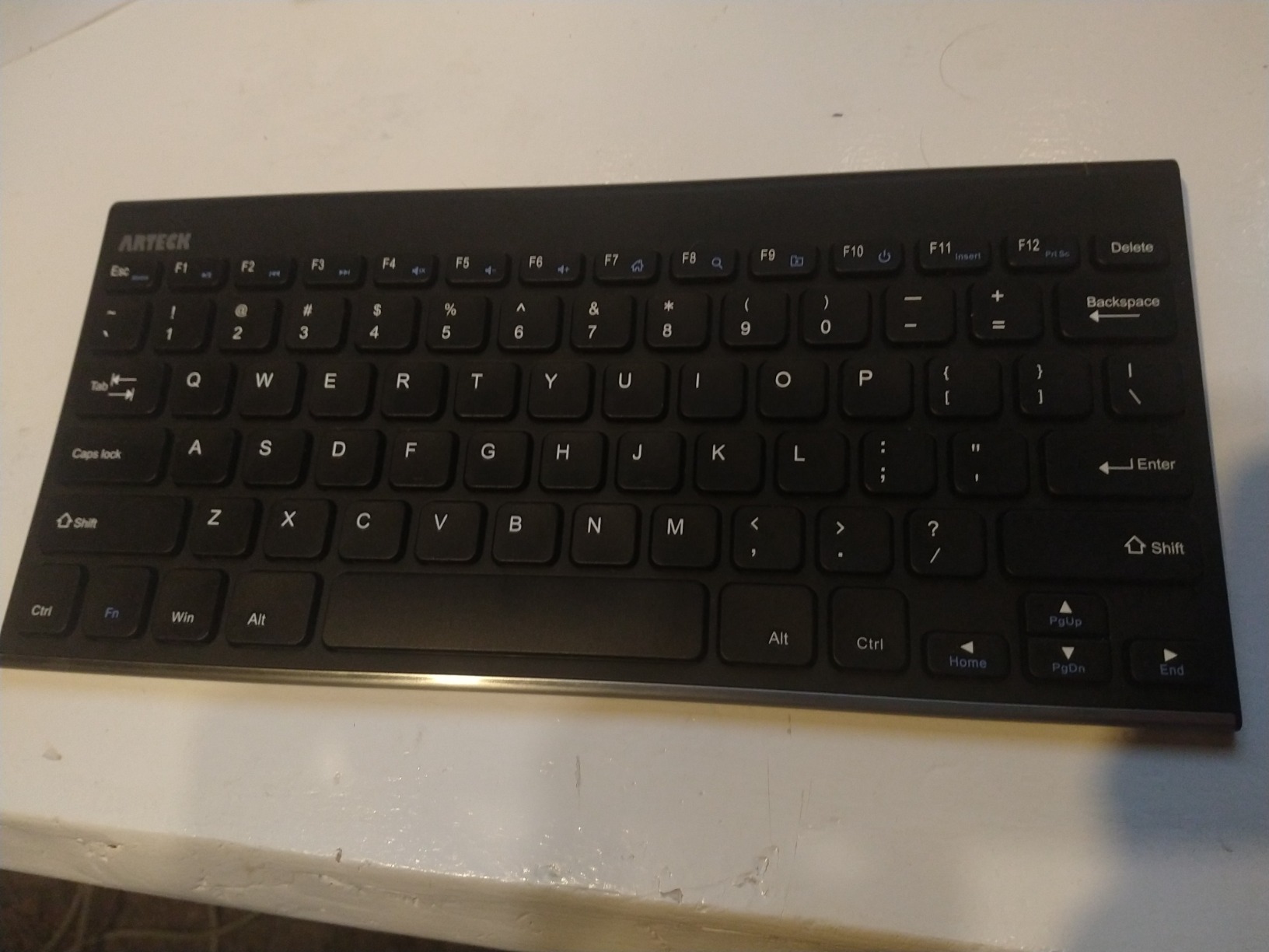 Arteck 2.4G Wireless Keyboard Stainless Steel Ultra Slim Keyboard for Computer/Desktop/PC/Laptop/Surface/Smart TV and Windows 11/10 / 8/7 / Vista/XP Built in Rechargeable Battery customer photo 1