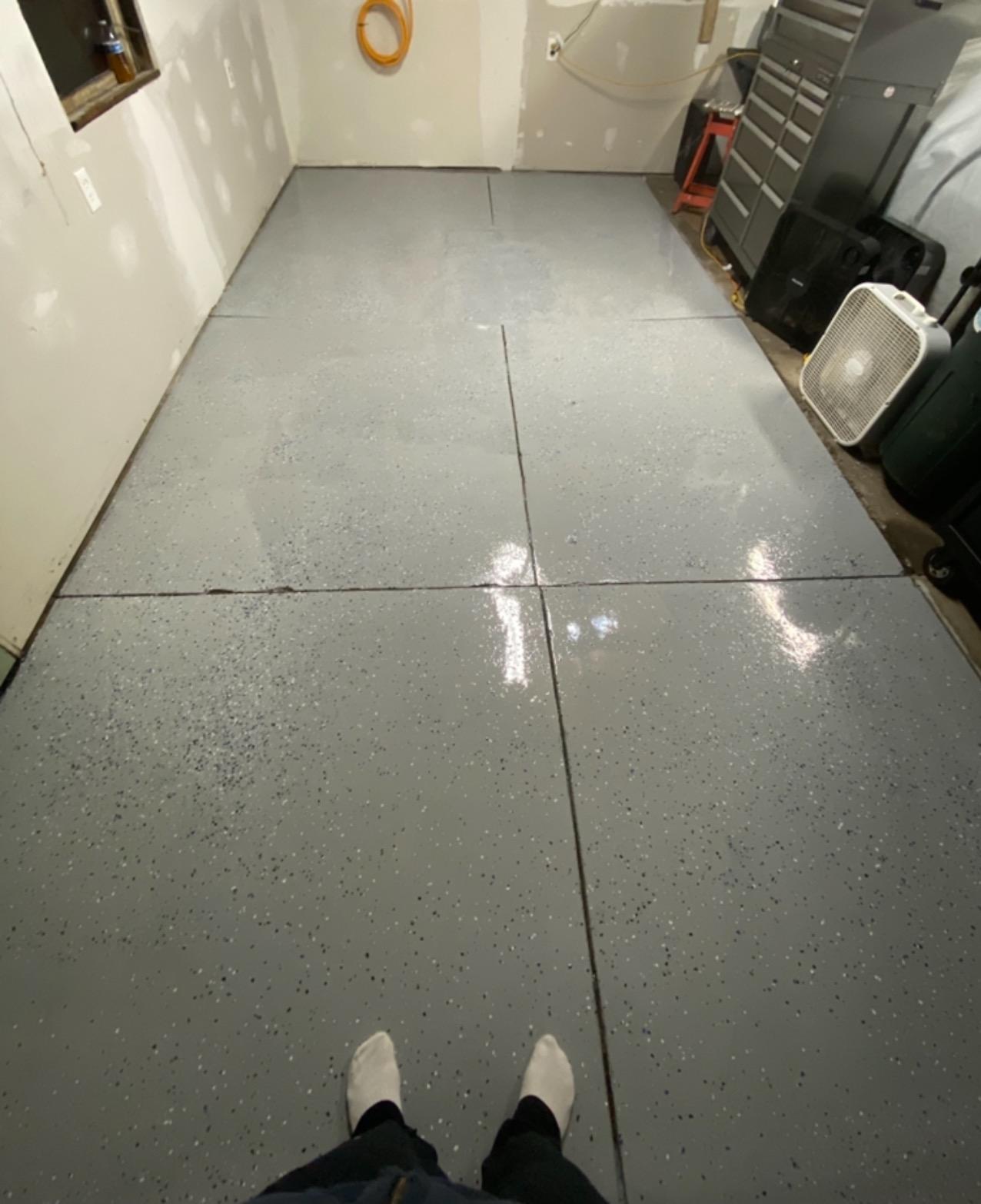 Rust-Oleum RockSolid Garage Floor Coating Kit, Dark Gray, 2.5 Car Kit customer photo 1