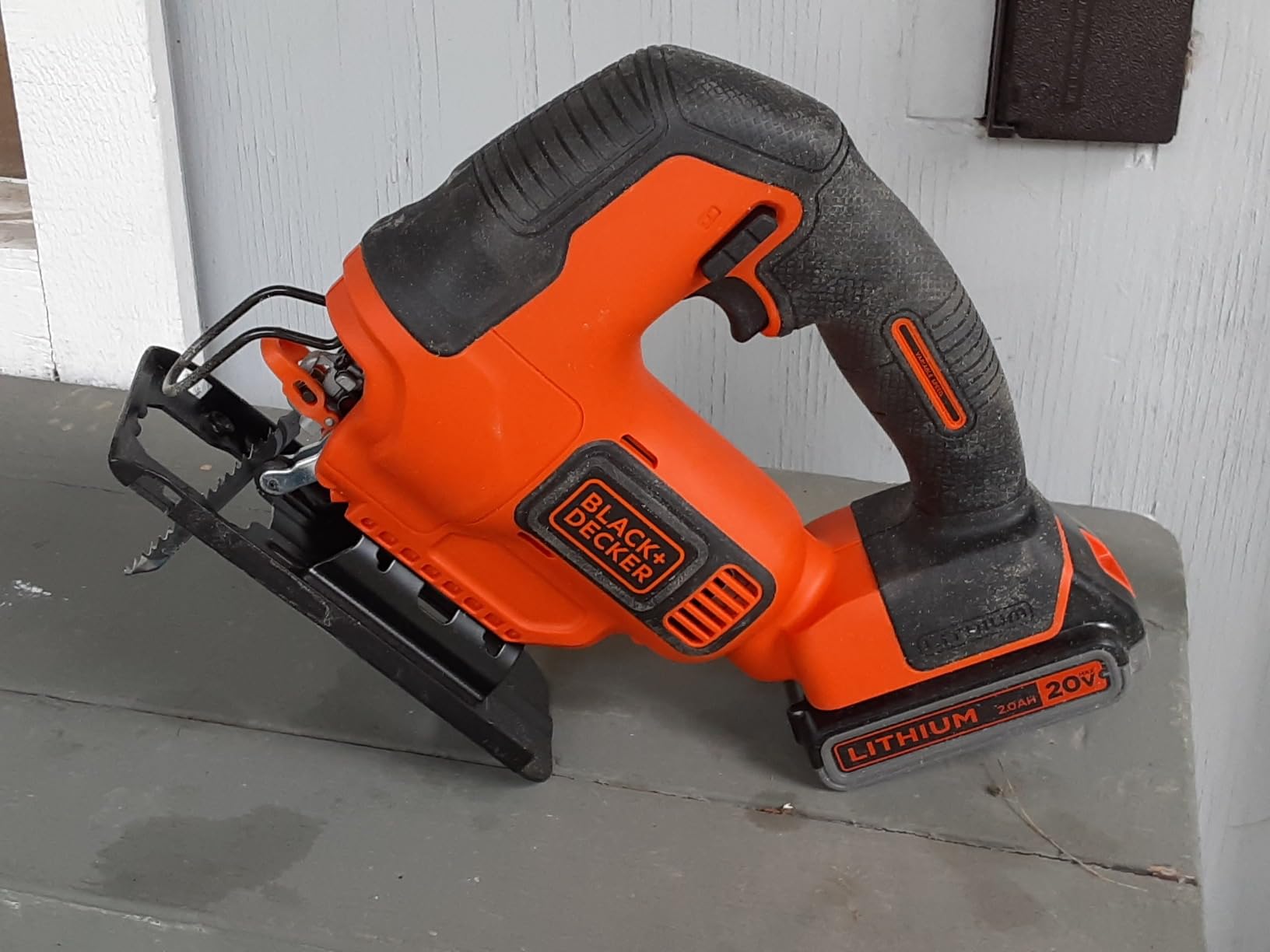 BLACK+DECKER 20V MAX* POWERCONNECT Cordless Jig Saw (BDCJS20C) customer photo 2
