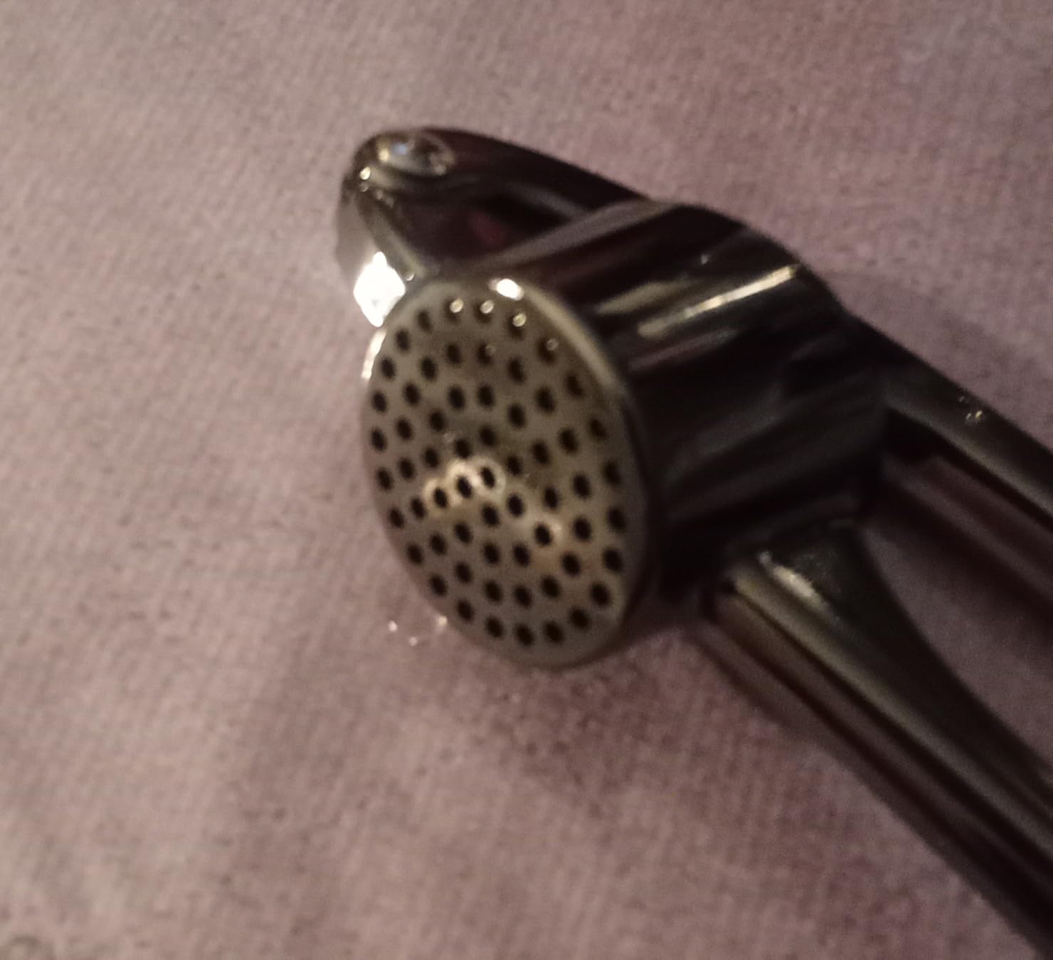 Zulay Kitchen Garlic Press customer photo 1