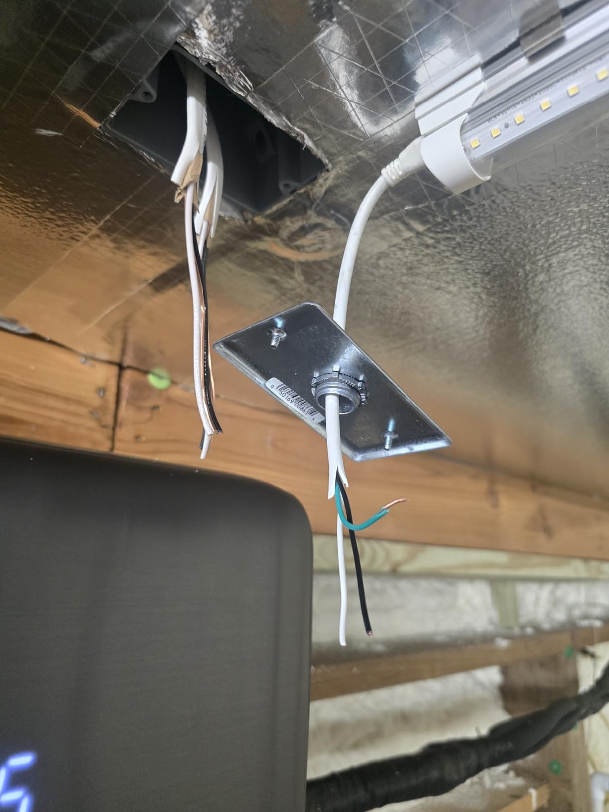 Barrina T8 LED Shop Lights 4FT, 40W 5500LM 5000K, High Output, 10 Packs customer photo 2