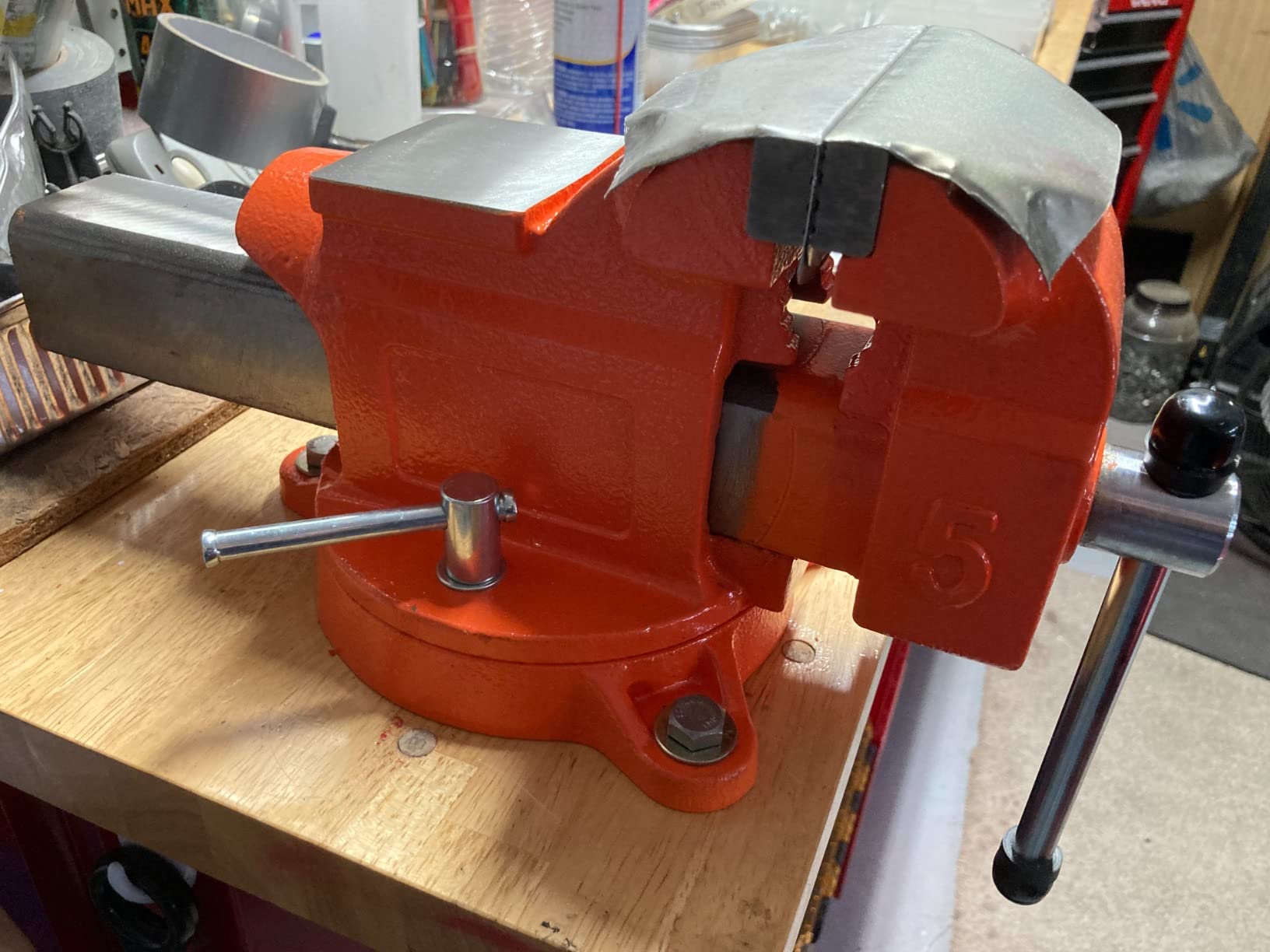 Forward 30608 8 Inch Bench Vise Heavy Duty with Anvil and 360° Swivel Base customer photo 2