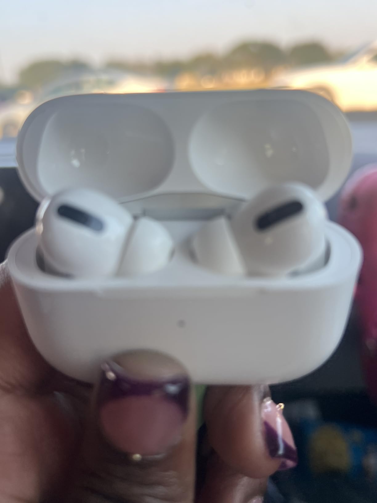 Apple AirPods Pro - 1st Gen (Renewed) customer photo 1