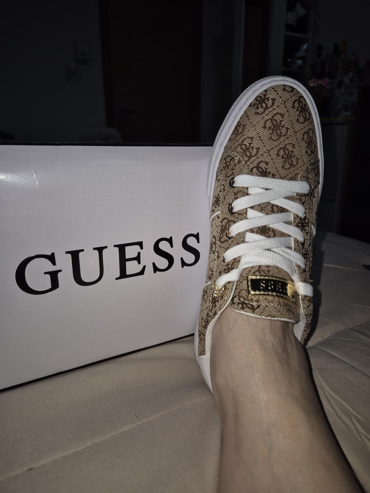 Guess Loven customer photo 1