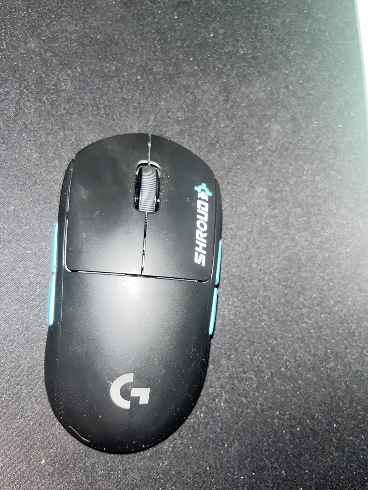 Logitech G Pro Wireless Gaming Mouse - Shroud Edition customer photo 2