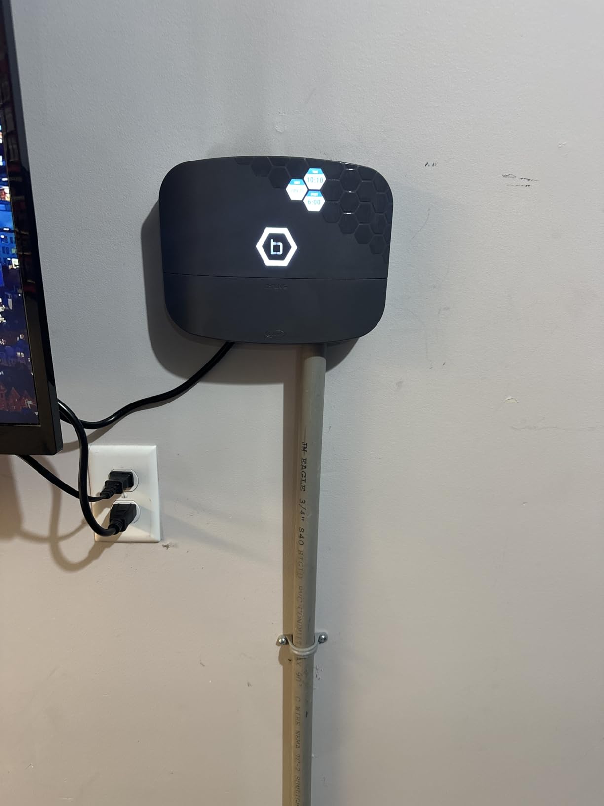 Orbit B-hyve XR 8-Zone Indoor/Outdoor Smart Sprinkler Timer - 57985 customer photo 2