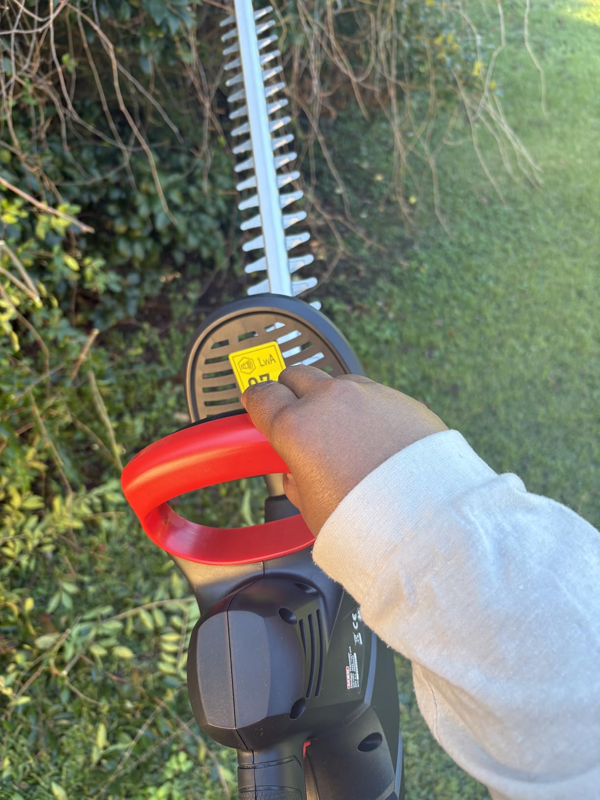 MZK 20V 22-Inch Cordless Hedge Trimmer with 2 x 4Ah Batteries customer photo 1
