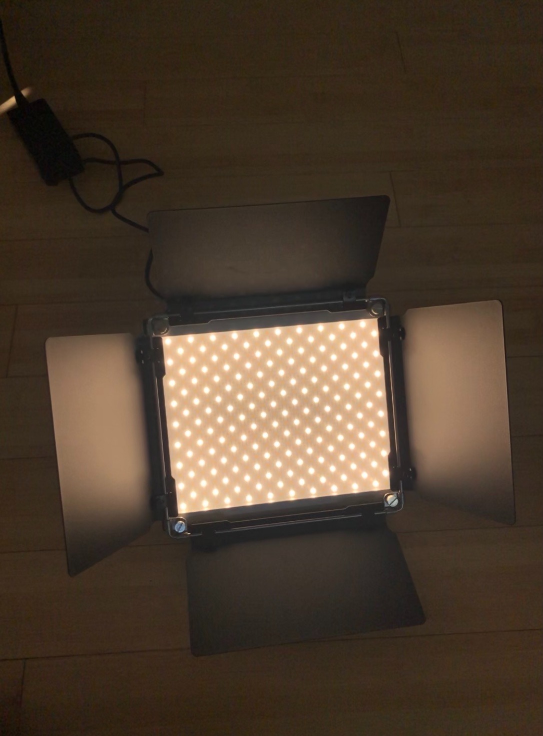 NEEWER 660 PRO RGB LED Video Light with App Control/Barn Door/U Bracket customer photo 2