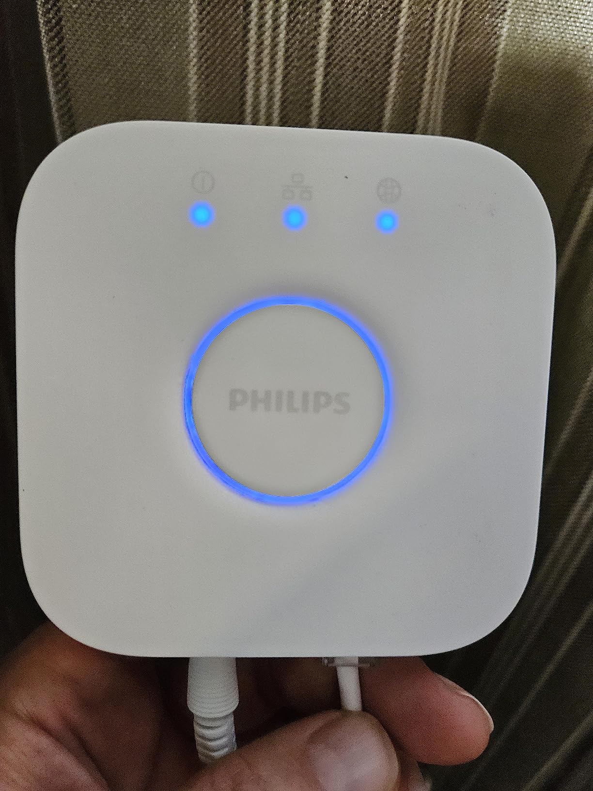 Philips Hue Smart Light Bulbs Starter Kit, 1 Bridge + 2 60W A19 Bulbs customer photo 2