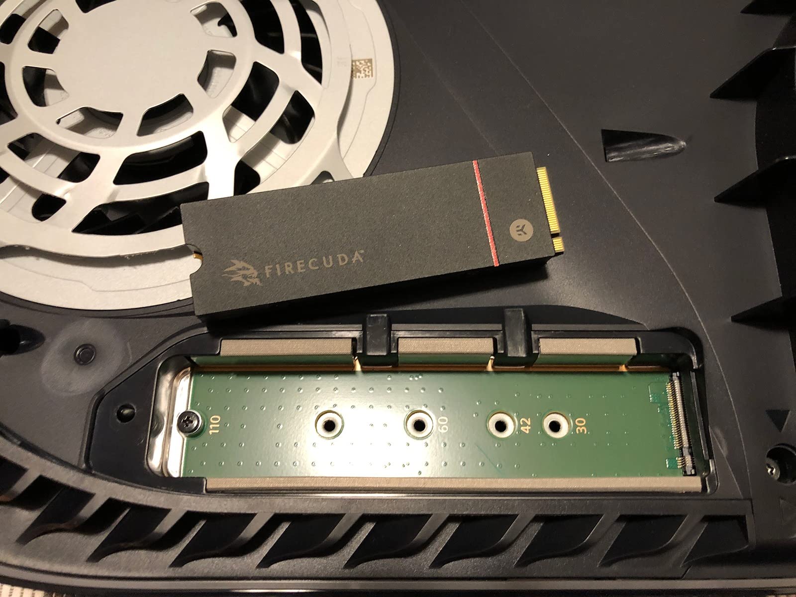 Seagate FireCuda 530 1TB Solid State Drive - M.2 PCIe Gen4 ×4 NVMe 1.4, PS5 Internal SSD, speeds up to 7300MB/s, 3D TLC NAND, 1275 TBW, 1.8M MTBF, Heatsink, Rescue Services (ZP1000GM3A023) customer photo 1