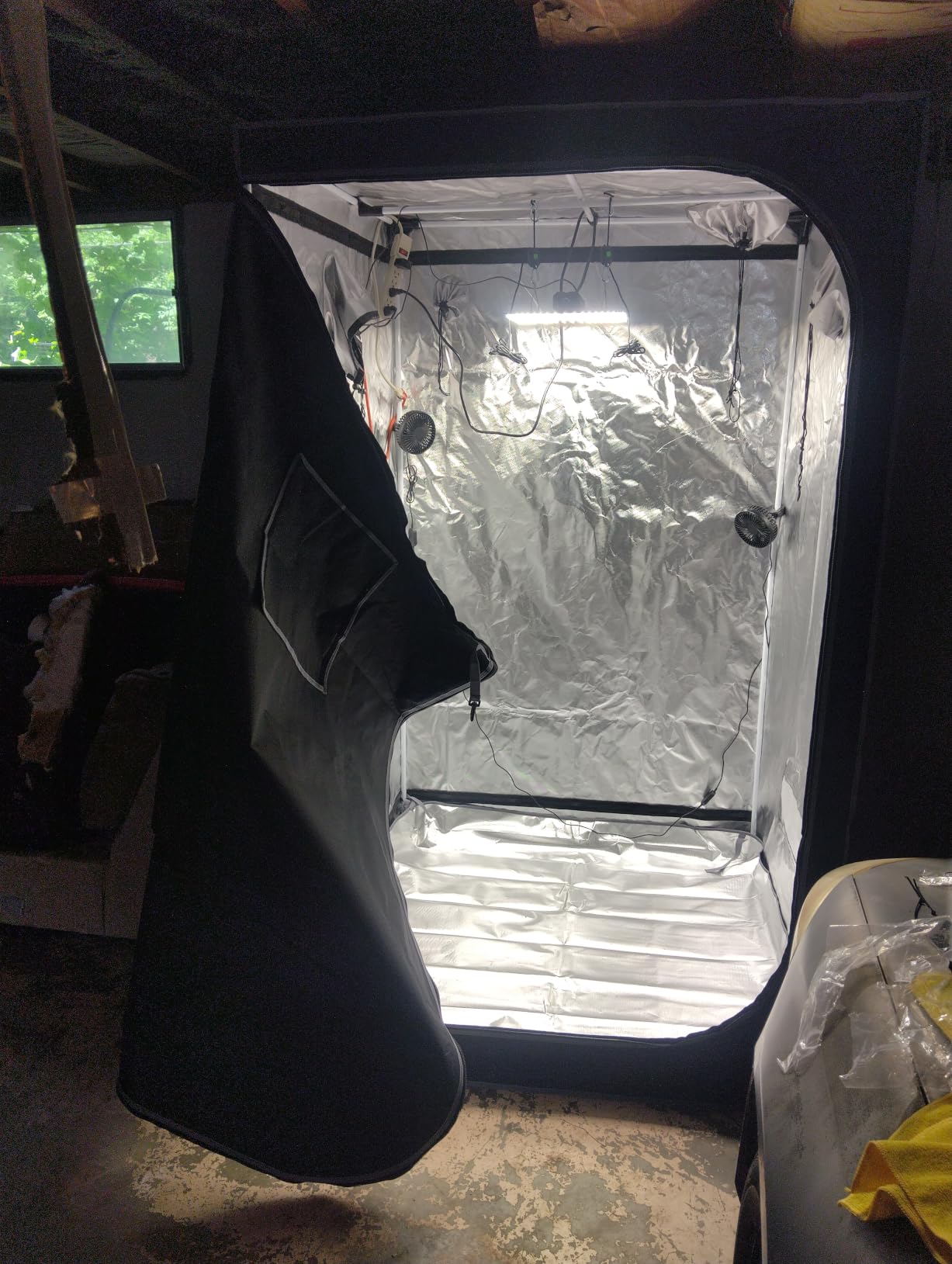 4x4 Grow Tent 48
