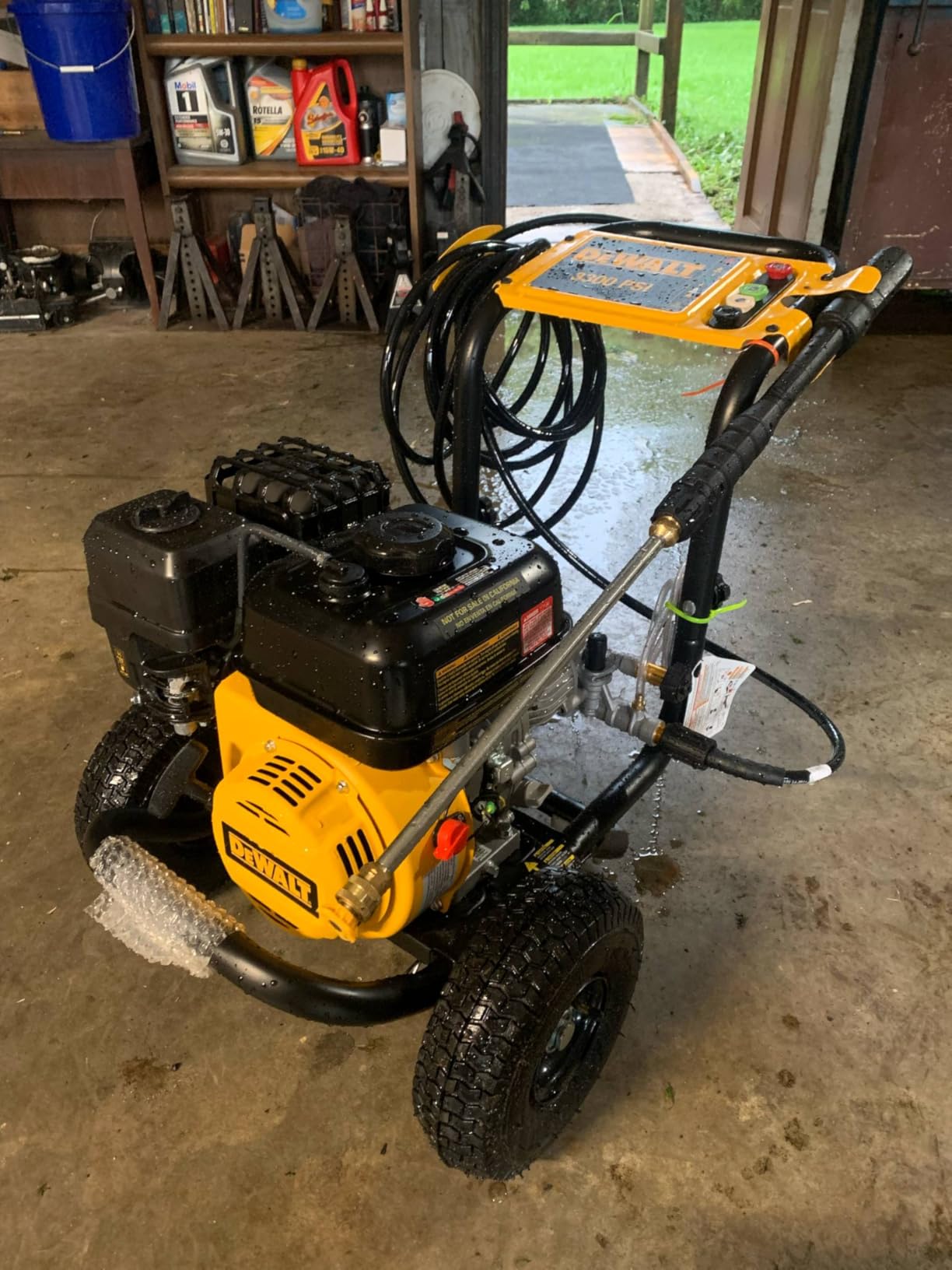 DeWalt 3300 PSI Gas Pressure Washer, 2.4 GPM, Residential Model DXPW3300-S customer photo 2