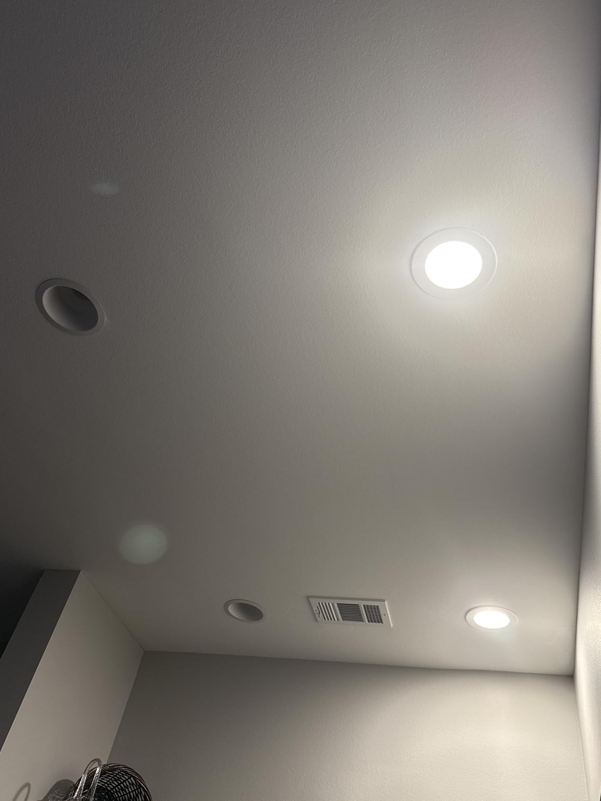 Philips Hue Smart Retrofit Recessed 5/6 Inch LED Downlight, 4-Pack customer photo 1