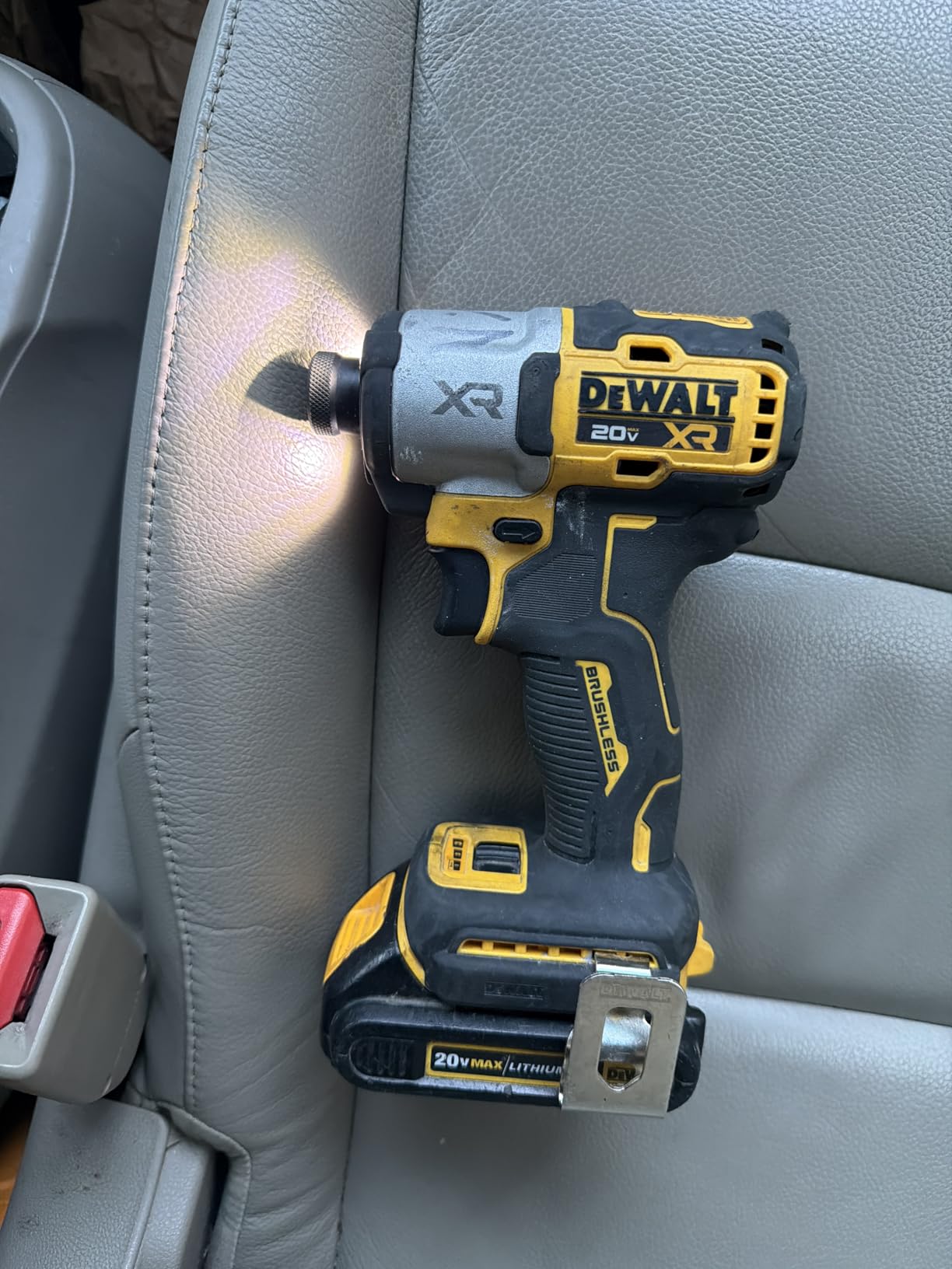 DEWALT 20V MAX XR Impact Driver, 1/4 Inch High Torque Brushless 3 Speed Premium Cordless with LED Light, Extended Runtime, Tool Only (DCF845B) customer photo 2