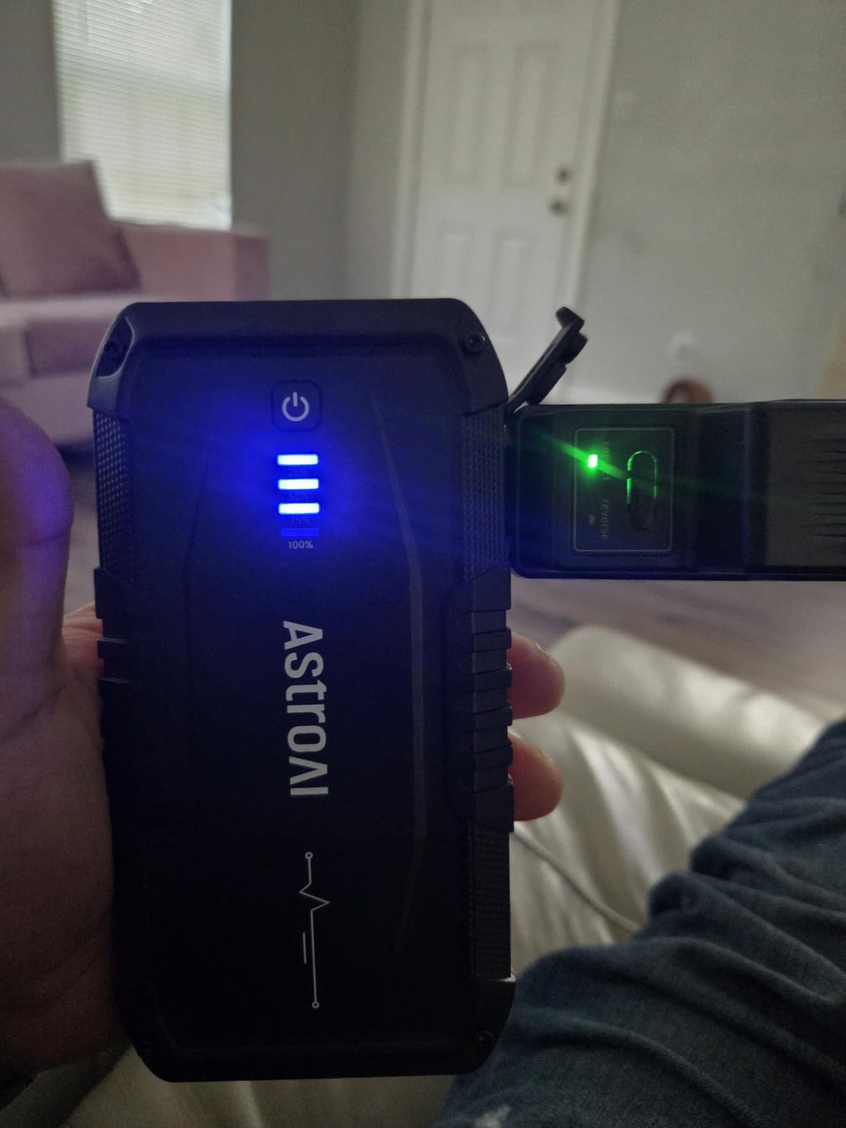 AstroAI S8 Car Battery Jump Starter 1500A - Portable 12V Lithium Jump Box customer photo 2