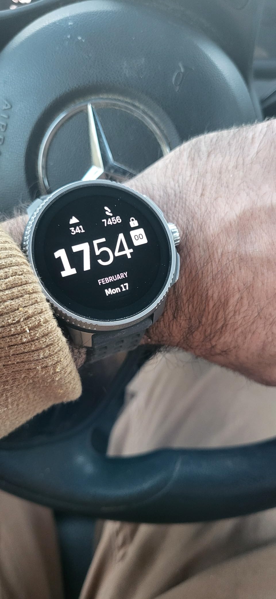 SUUNTO Race: GPS Sports Watch, Large & Bright AMOLED Color Screen, Long Battery Life customer photo 1