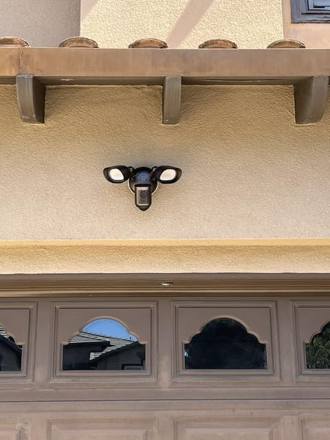 Ring Floodlight Cam Wired Pro customer photo 2