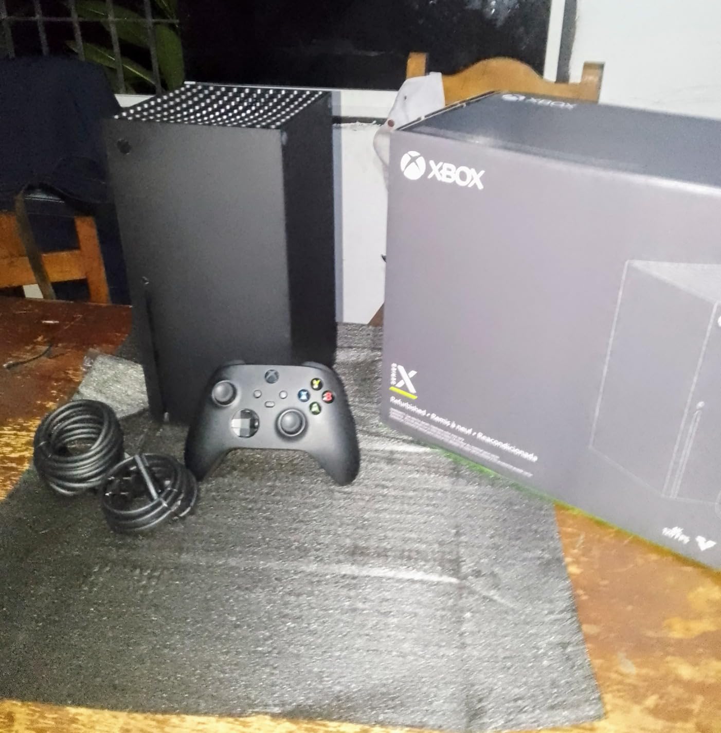 Xbox Series X Console (Renewed) customer photo 2