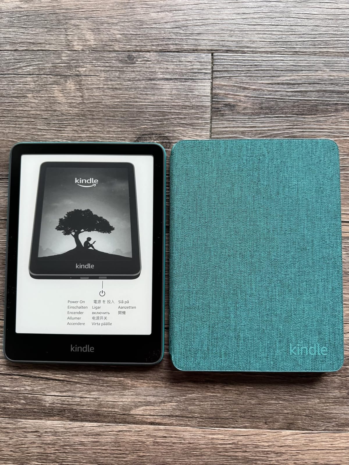 Amazon Kindle Paperwhite and Kindle Colorsoft Case, Lightweight and Water-Safe, Foldable Protective Cover - Fabric customer photo 1