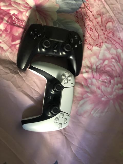 PlayStation DualSense® Wireless Controller - White customer photo 1